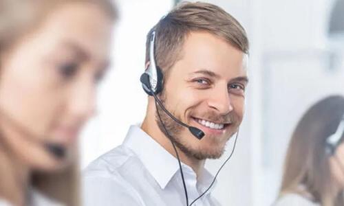 IT Technical Support Specialist Helping Customer